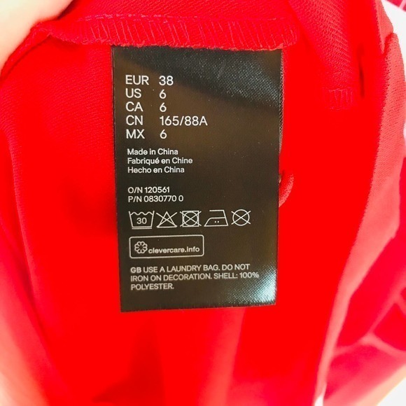 H&M Red Mock Neck Pearl Cuff Shift Dress Size 6 - Picture 10 of 10